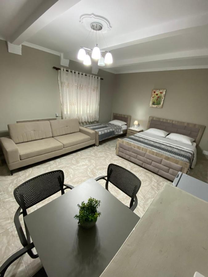בראט Vila Ajdinaj מראה חיצוני תמונה