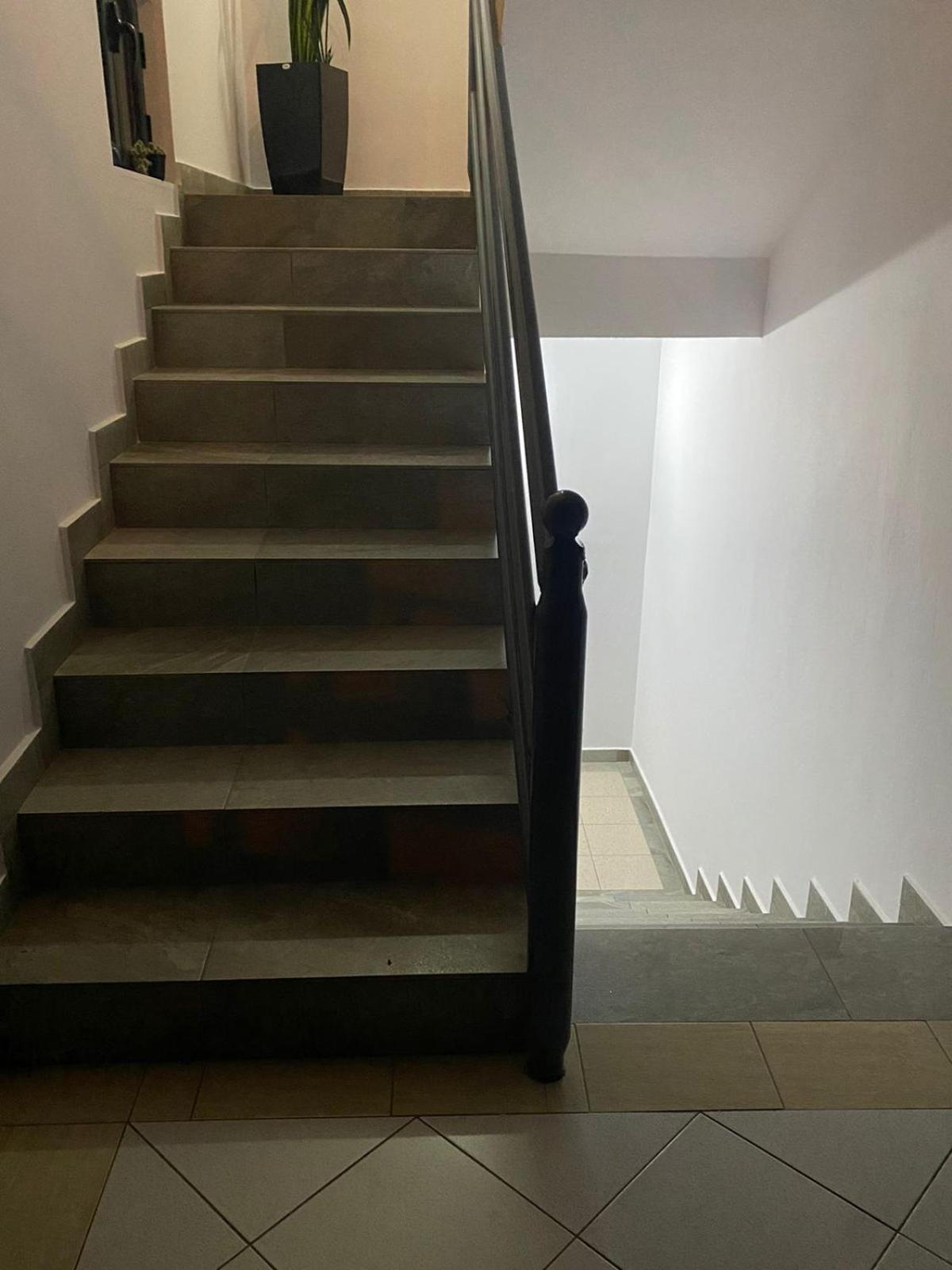 בראט Vila Ajdinaj מראה חיצוני תמונה